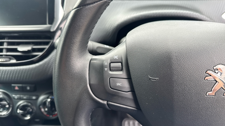 Peugeot 208 1.2 PureTech 82 Signature 5dr [Start Stop] Petrol Hatchback